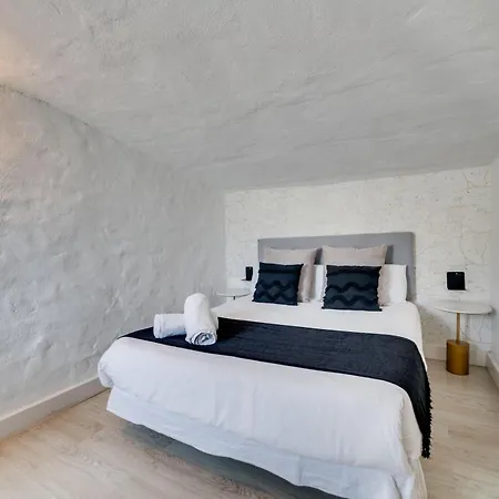 Vacation I Stylish 5bdr Penthouse, Sea And Marina View Marbella